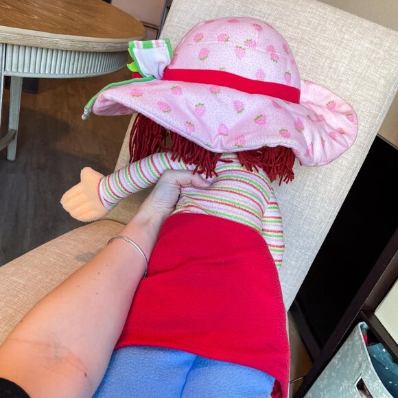 Vintage 2003 Strawberry Shortcake Jumbo Plush Doll 30” Great for Cuddling - Picture 4 of 7